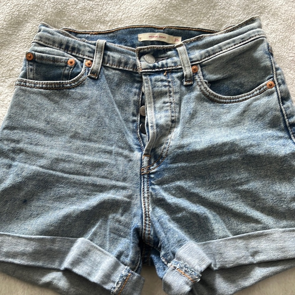 Levi’s wedgie shirt size 26